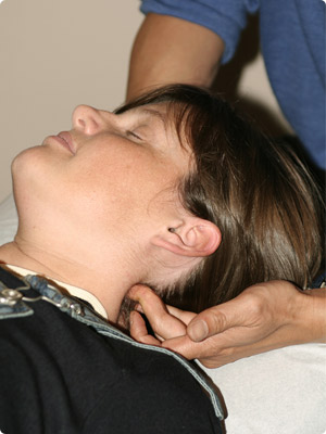 Osteopaths Treat Neck Pain